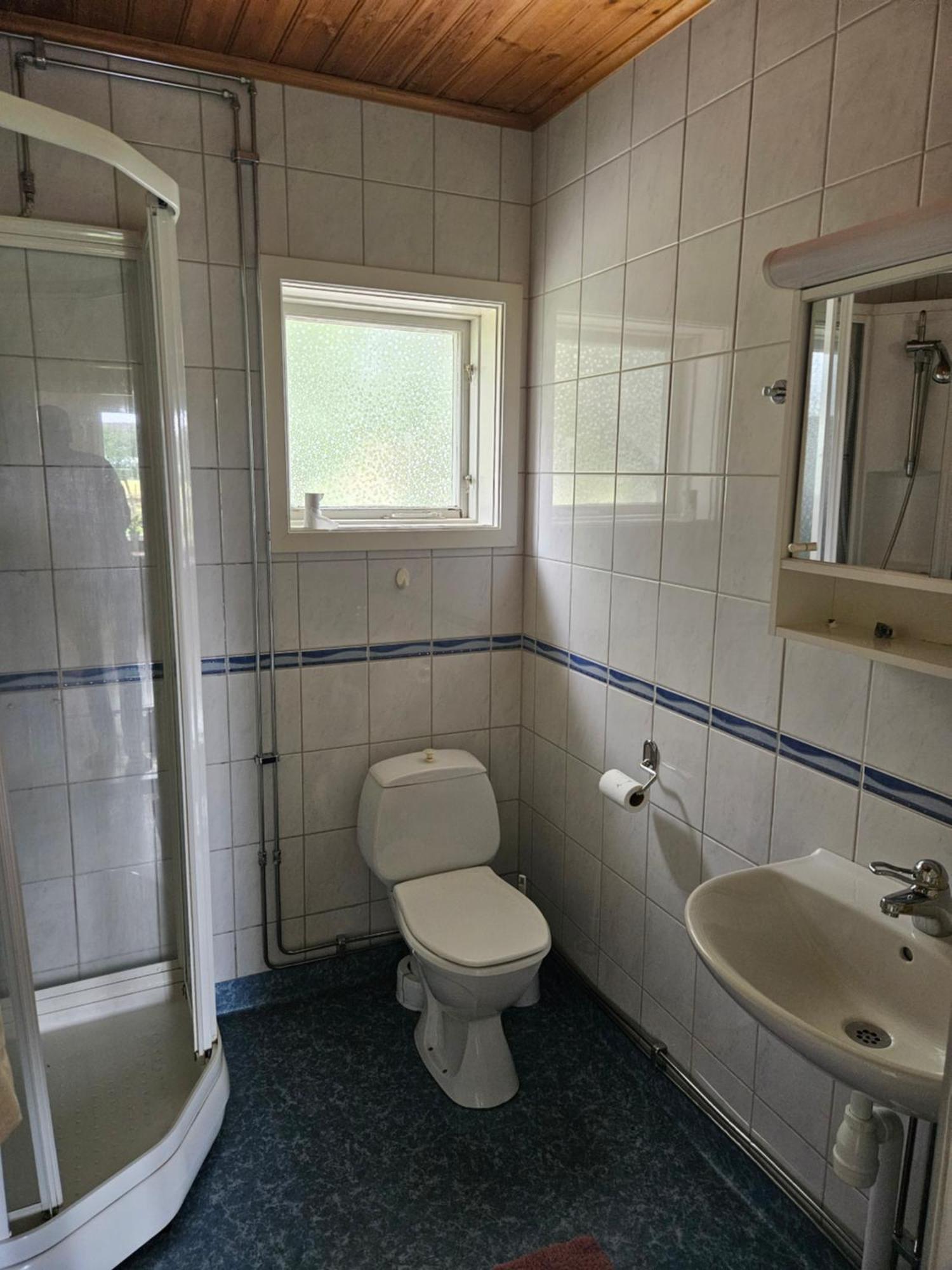 Oernsro Boende Och Staellplatser Skara Buitenkant foto